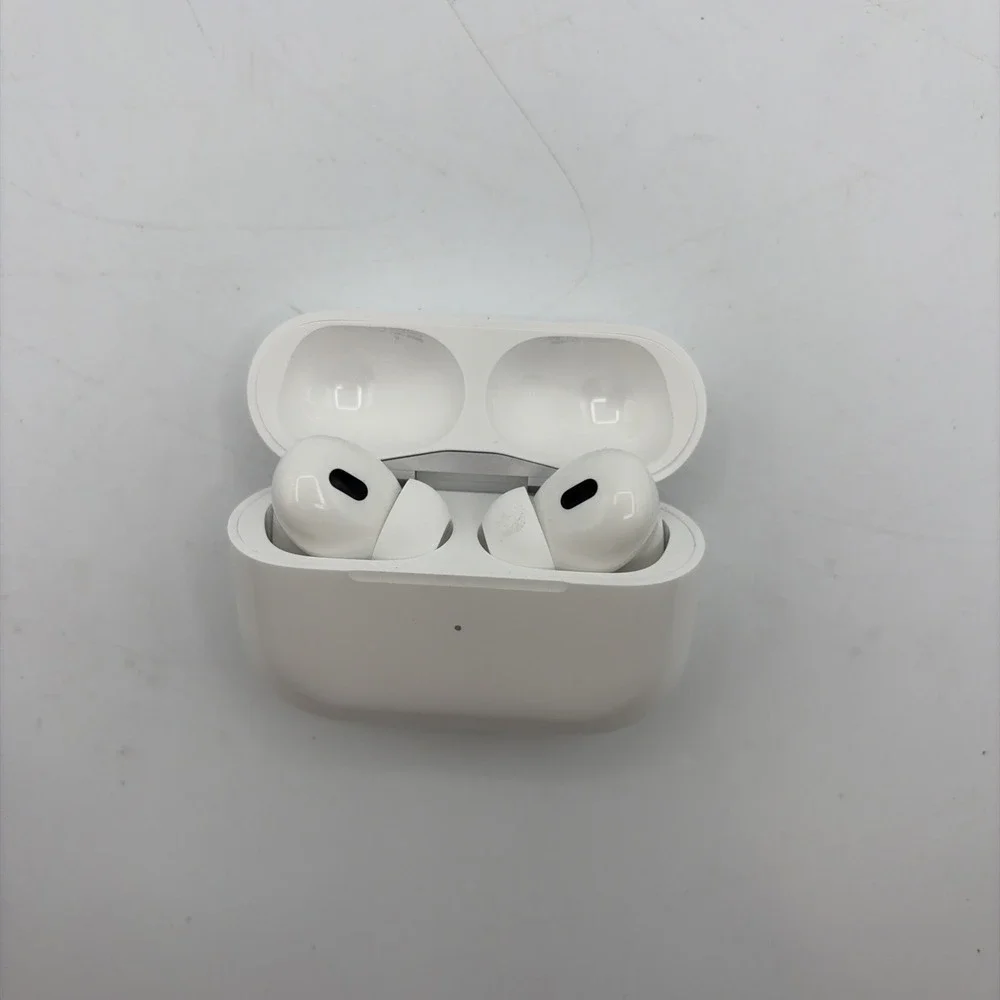 Apple AirPods Pro 2nd Gen USB-C MagSafe Charging Case White A2968 A3047 A3048